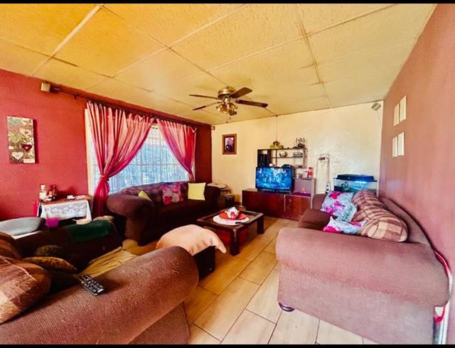 3 BEDROOM HOUSE FOR SALE IN VANDERBIJLPARK CW 5